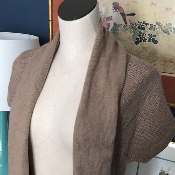 XXS Ann Taylor Short Sleeved, Open Front, Long Knitted Cardigan - Picture 2 of 8